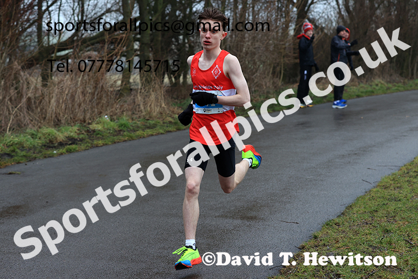 Senior Men and Over-35s to 49s Mens 2025 NECAA Royal Signals Road Relays Champs.,  Hetton Lyons Country Park, Hetton le Hole, County Durham. Photo: David T. Hewitson/Sports for All Pics